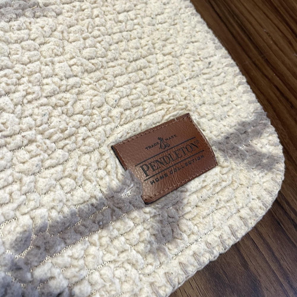 Pendleton Fleece Sherpa Throw Blanket 50x70 Reversible Southwestern Beige - Picture 2 of 6